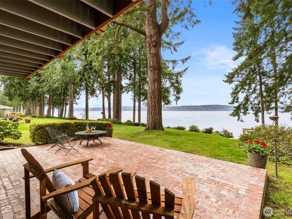 29083 Beach Drive NE, Poulsbo, WA 98370
