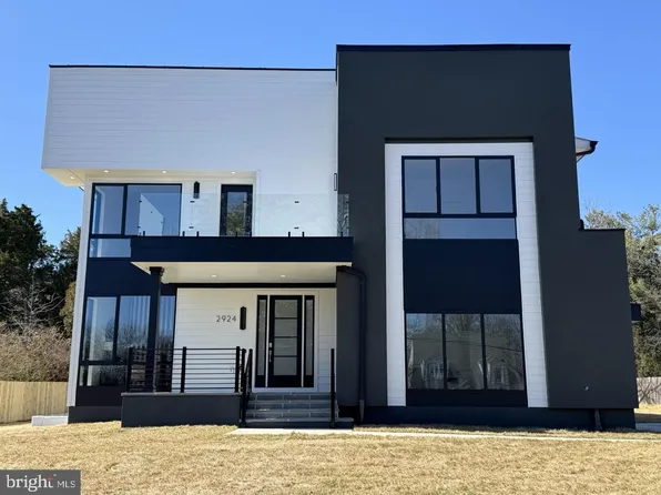 2924 Cedar Ln, Fairfax, VA 22031
