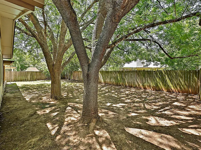 3707 Tarragona Ln — Photo 34