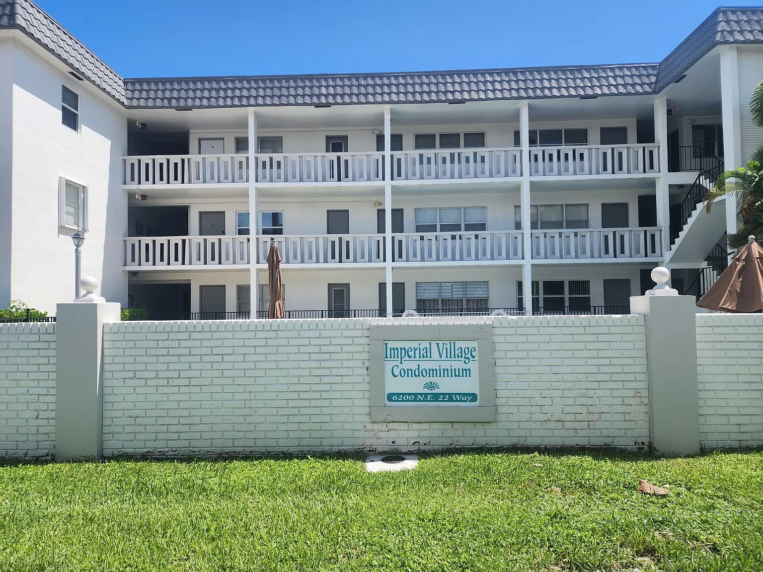 2 bed, 1.5 bath, 920 sqft, $2,300 — Photo 3