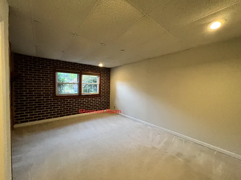 9714 Lakepointe Dr — Photo 11