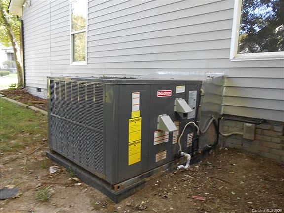 4th image of 1227 Morgan St