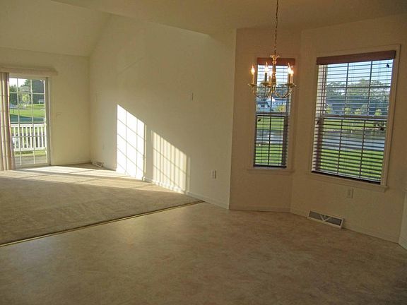 5th image of 616 Courthouse Cir