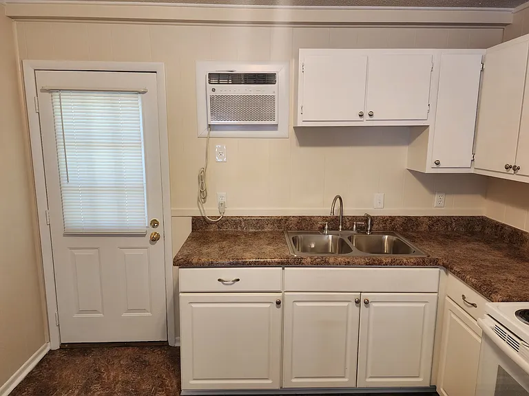 3008 Sherrill Ave #G — Photo 5