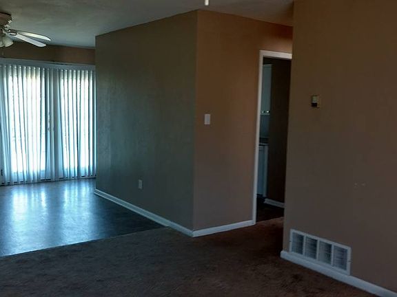 3rd image of 2402 Mountain Ave