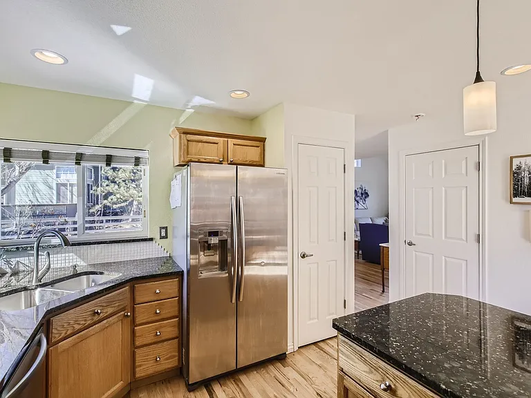 3974 Hawthorne Cir — Photo 8