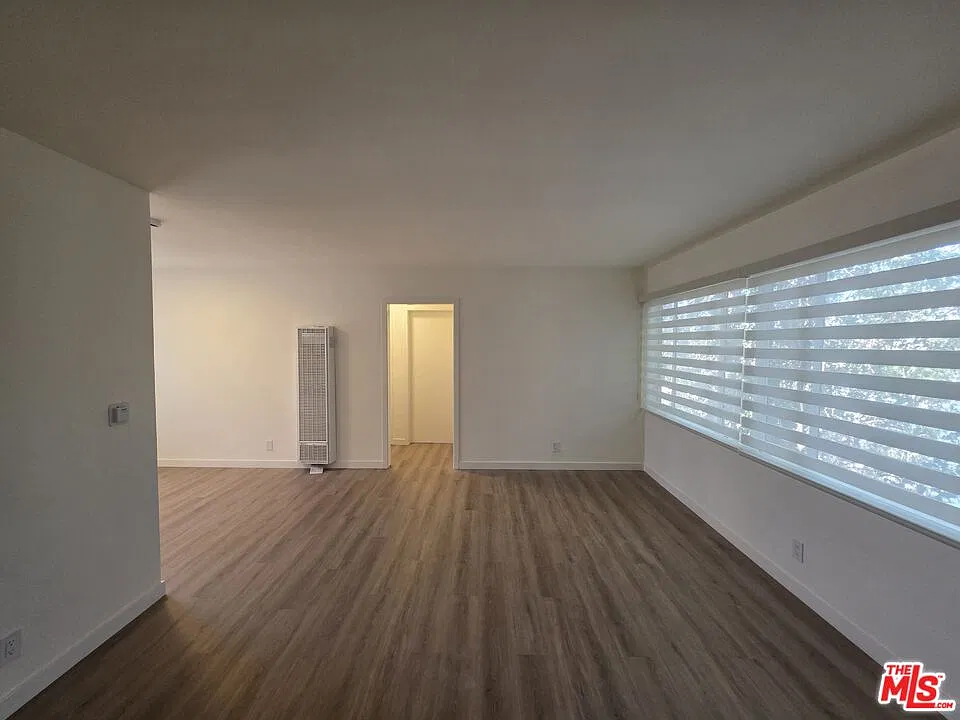 2 bed, 1.0 bath, 720 sqft, $2,400 — Photo 4