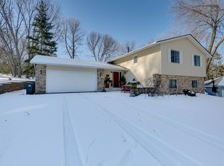 6940 Tartan Curv, Eden Prairie, MN 55346