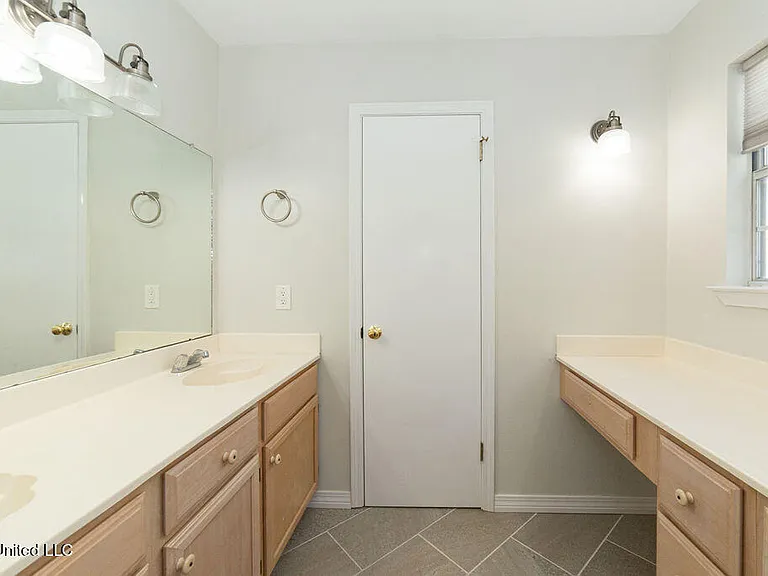 114 Menge Ave — Photo 38