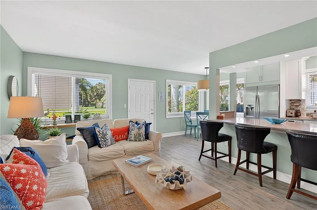 2 bed, 1.0 bath, 760 sqft, $6,400 — Photo 1