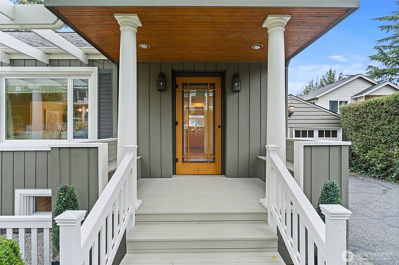 5th image of 213 8th Avenue