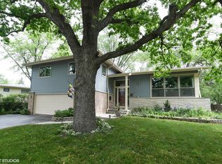 1215 Kenton Rd, Deerfield, IL 60015