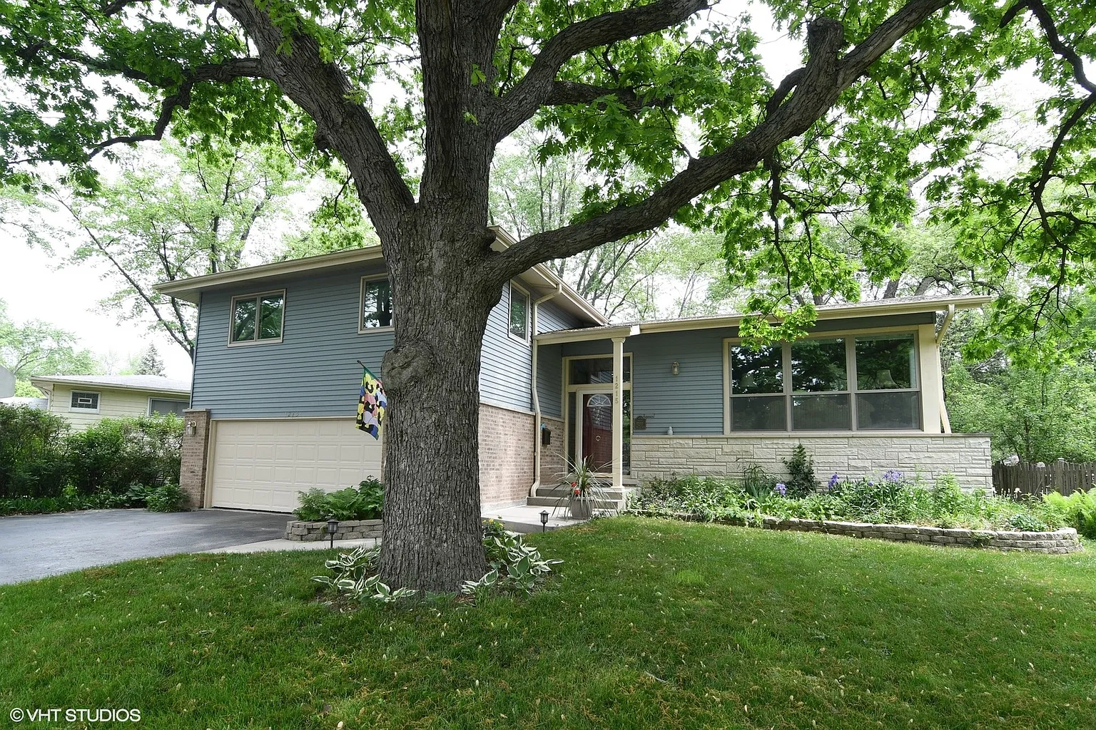 1215 Kenton Rd photo 1