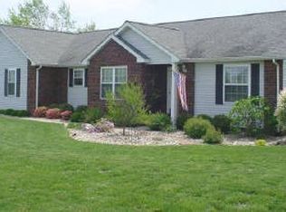401 Bogie Dr, Carterville, IL 62918