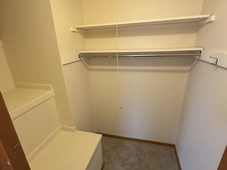 655 Hillsdowne Rd — Photo 8
