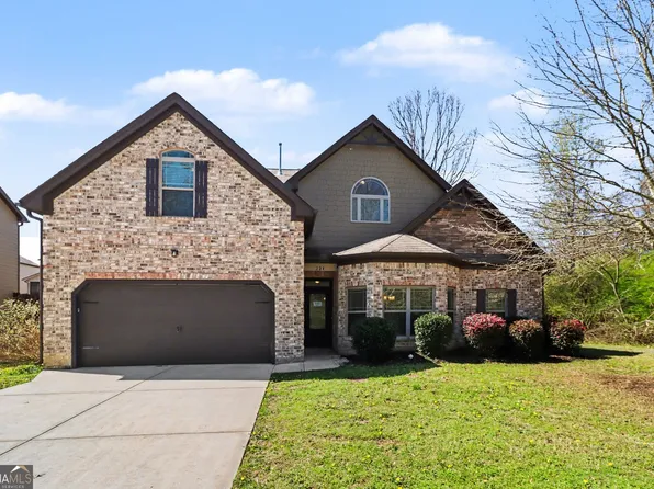 221 Traditions Dr, Loganville, GA 30052