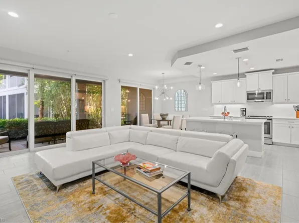 2560 Seychelles Dr #1003, Naples, FL 34112