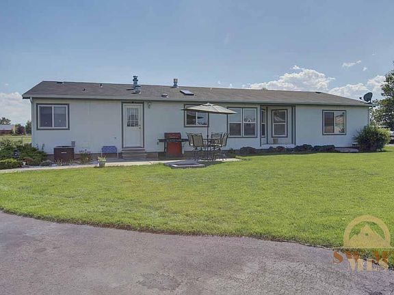 5th image of 215 Angus Dr
