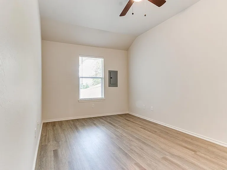 3801 Franks Way — Photo 20