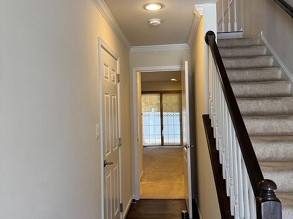 4th image of 708 Bunker Ln