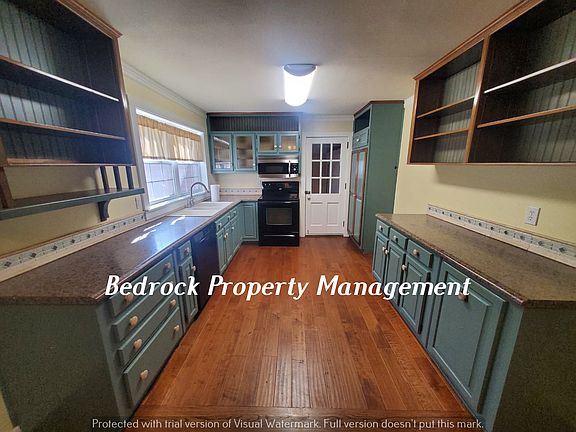 2nd image of 2215 California St SE