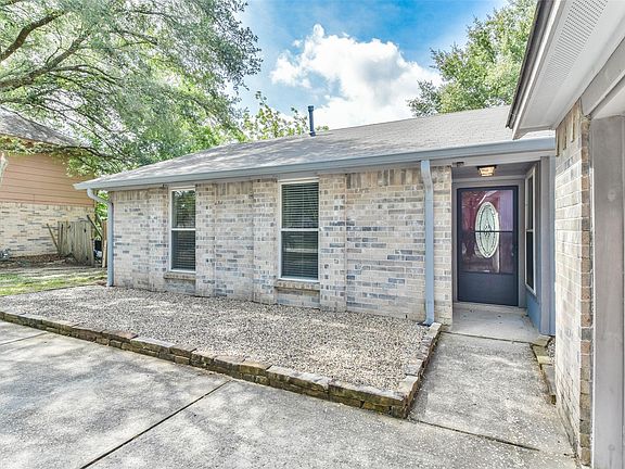 4th image of 4026 Wintergreen Dr