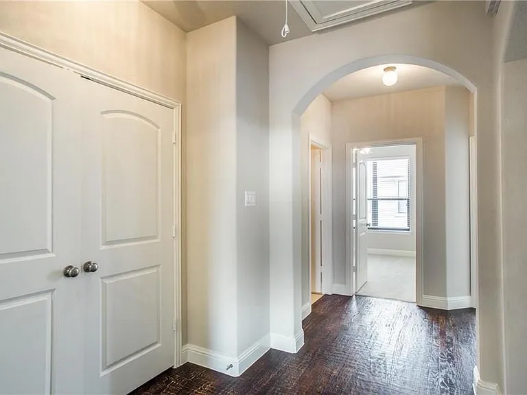5717 Lois Ln — Photo 47