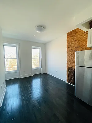 Rented by Zjama Realty Corp | media 10