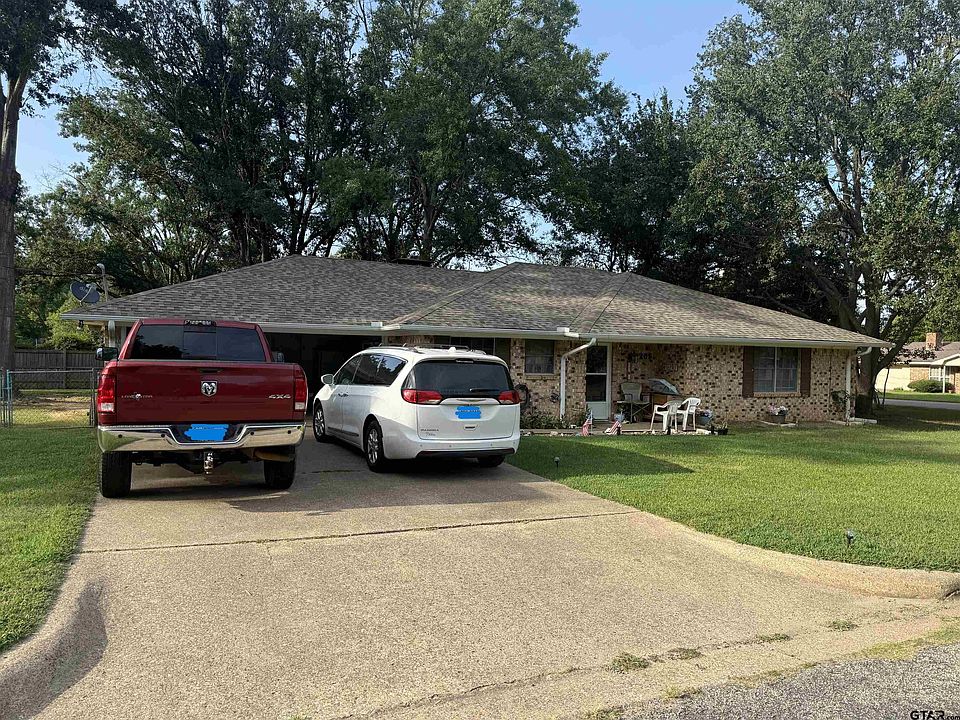 1st image of 1205 Langford Ln