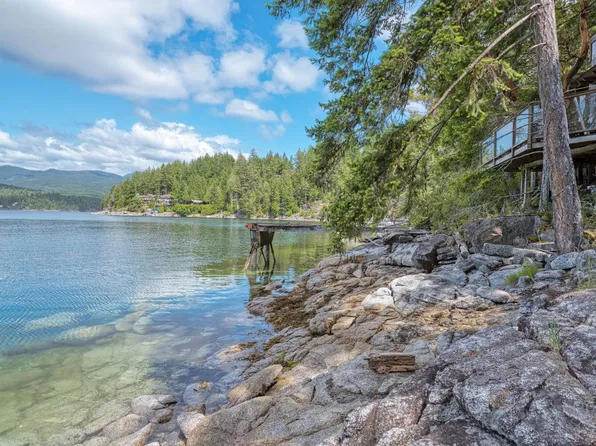 6761 Sandy Hook Trl, Sechelt, BC V7Z 0C9