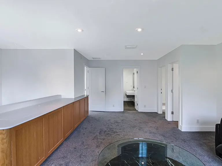 222 Park Ave — Photo 21