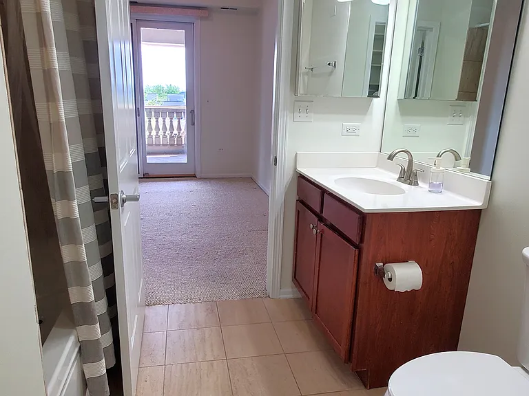 828 W Grace St #611 — Photo 15