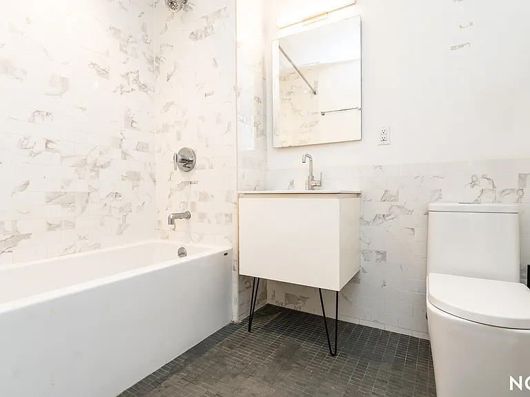 824 E New York Ave #2L — Photo 7