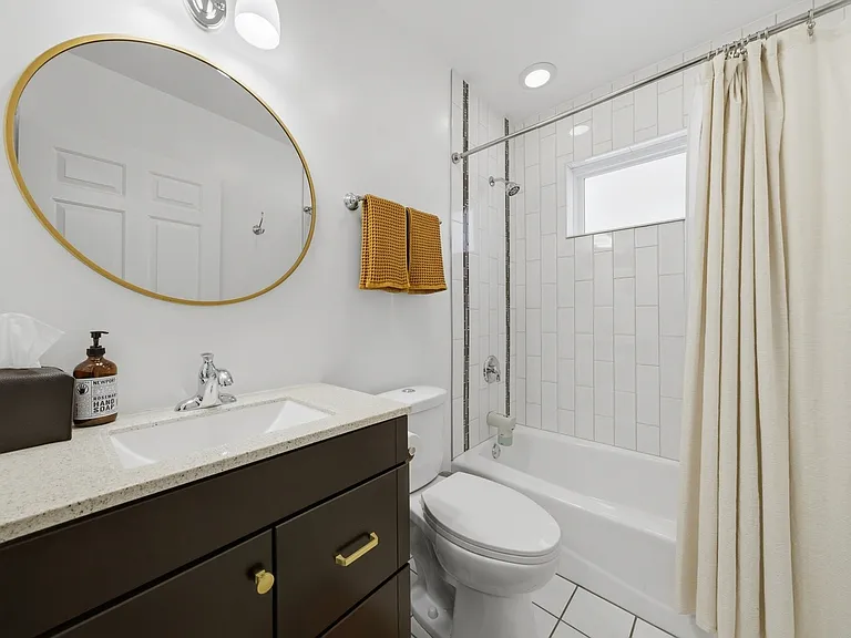 1623 W Grand Ave #1E — Photo 8