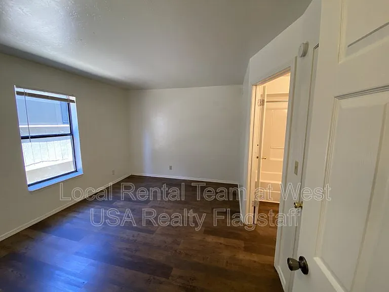 625 S Fountaine St #A — Photo 7