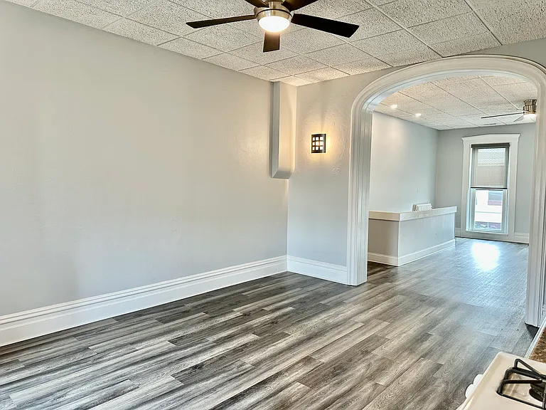706 E Main St #1A — Photo 4