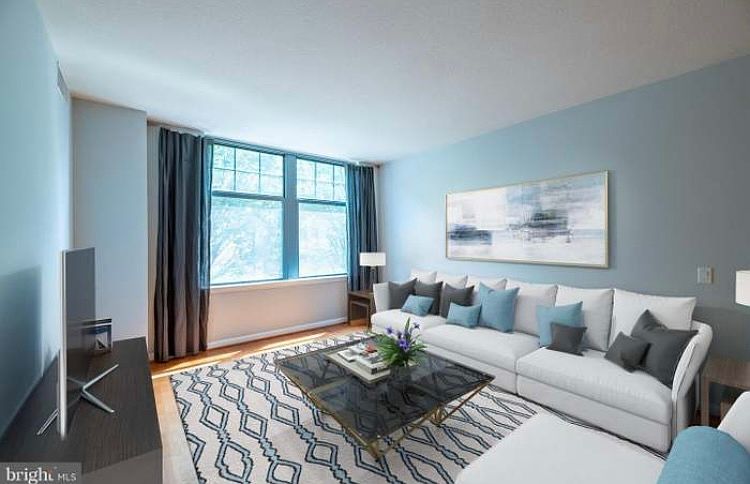 1st image of 1021 N Garfield St APT 236