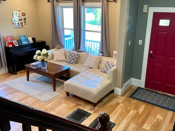 5 Sheridan Cir, Winchester, MA 01890