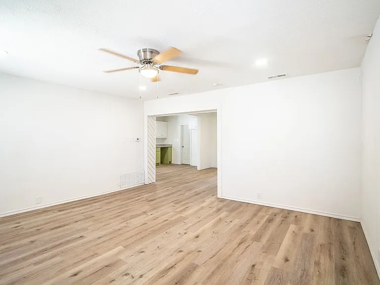 950 W Lynn St — Photo 10