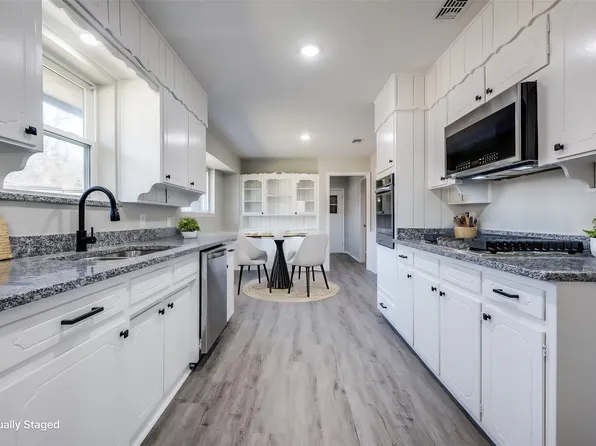 2418 Yellowstone Pl, Denton, TX 76209