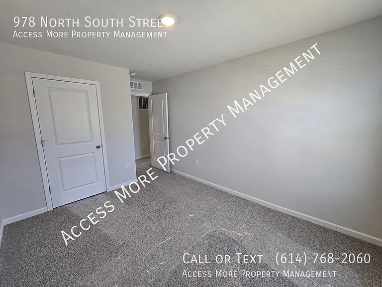 978 N South St — Photo 23