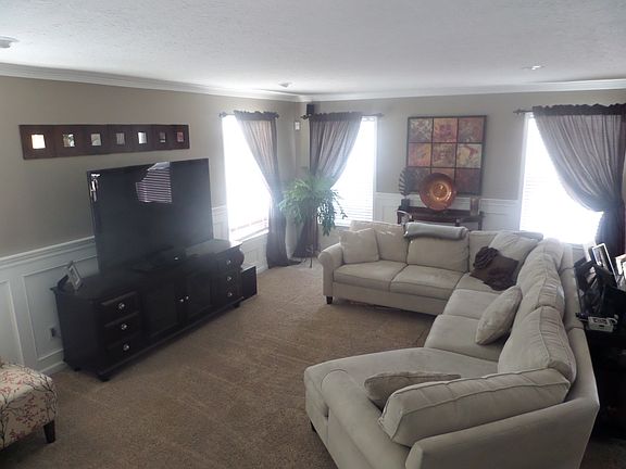3rd image of 111 Ramsey Dr