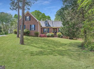 160 River Birch Dr, Oxford, GA
