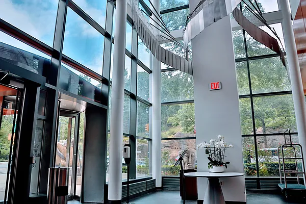 Rented by R New York | media 1