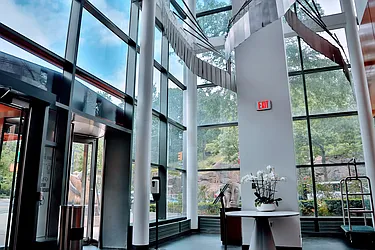 Rented by R New York