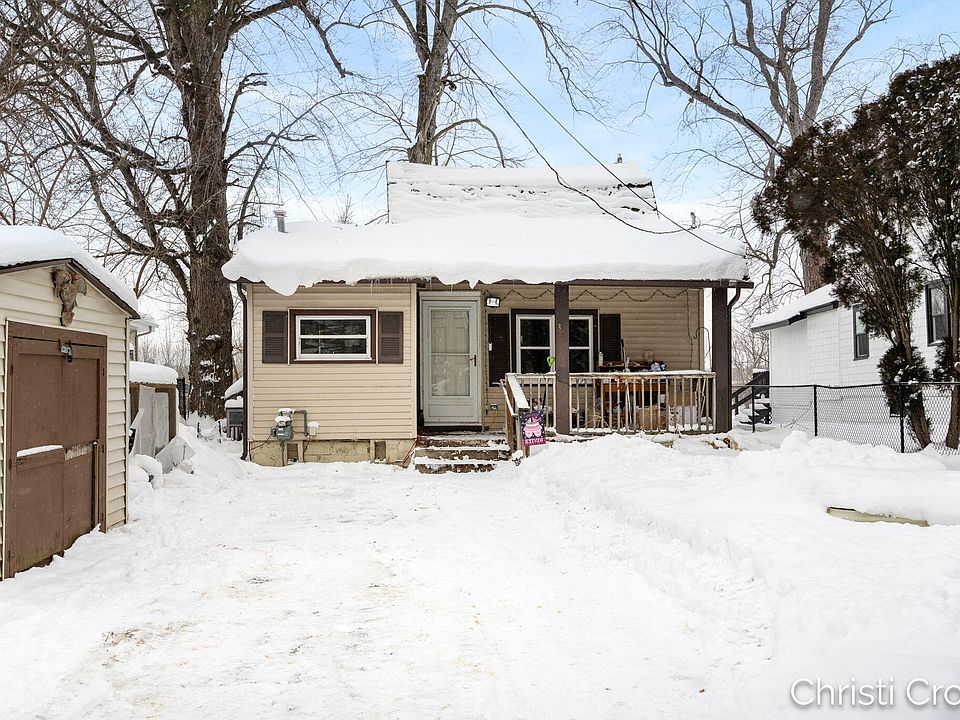 1st image of 3779 Willow Dr NE