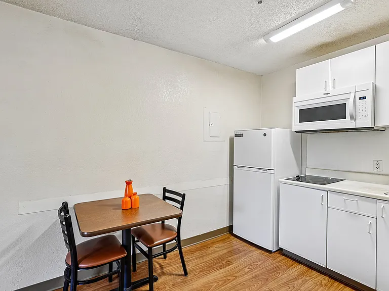 11457 Chester Rd — Photo 8