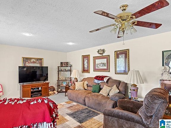 3rd image of 570 County Road 209