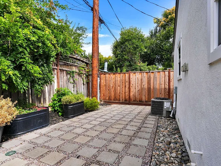 1835 Ellen Ave — Photo 37