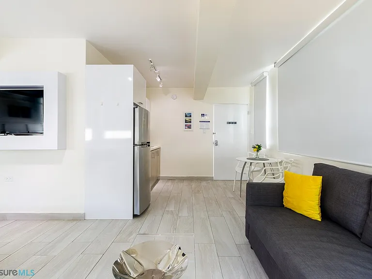 1408 Calle Aldea #2A — Photo 9
